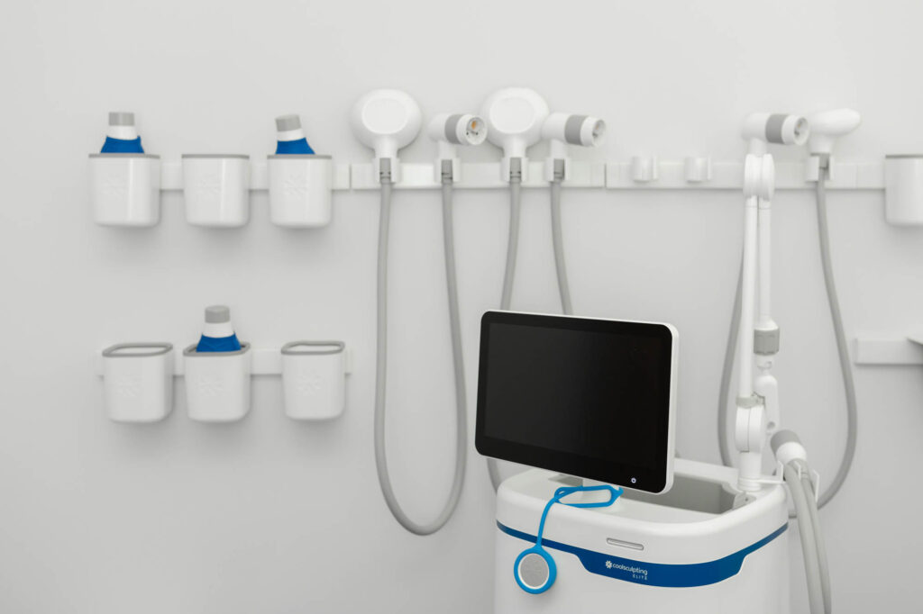 coolsculpting machine and attachments 2